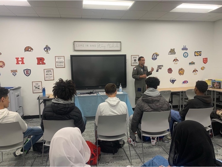 Alum speaking to students